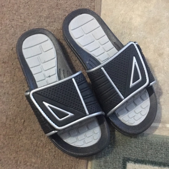 Boy Slippers - Picture 2 of 6